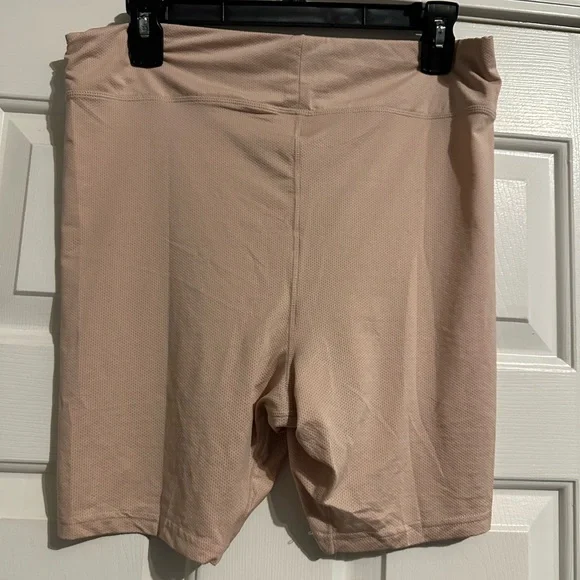 EUC Torrid Size 1 (1X) No Rub Short Panties - Picture 2 of 3